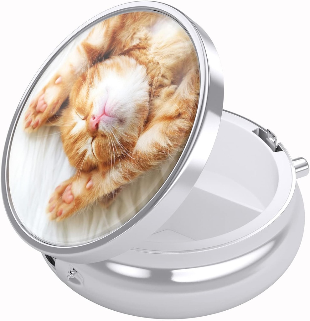 Nipichshaの丸薬箱、財布のための小さい丸薬箱及びポケット、かわいい旅行薬のオルガナイザー、ビタミン、薬、魚油及び補足、かわいい猫を握る携帯用薬の容器のホールダー